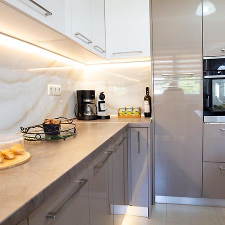 Kaiti'S House Apartment Peraía Екстериор снимка
