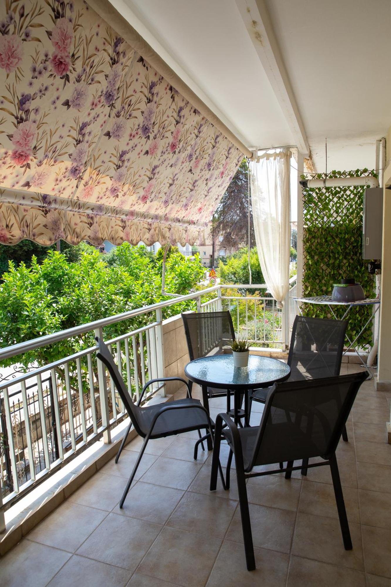 Kaiti'S House Apartment Peraía Екстериор снимка