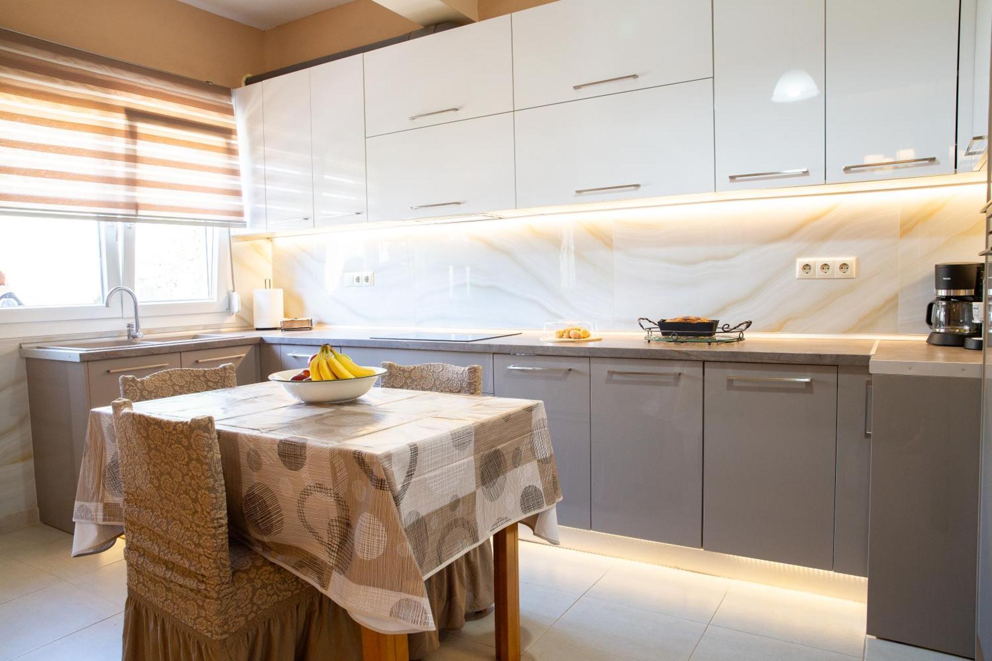 Kaiti'S House Apartment Peraía Екстериор снимка