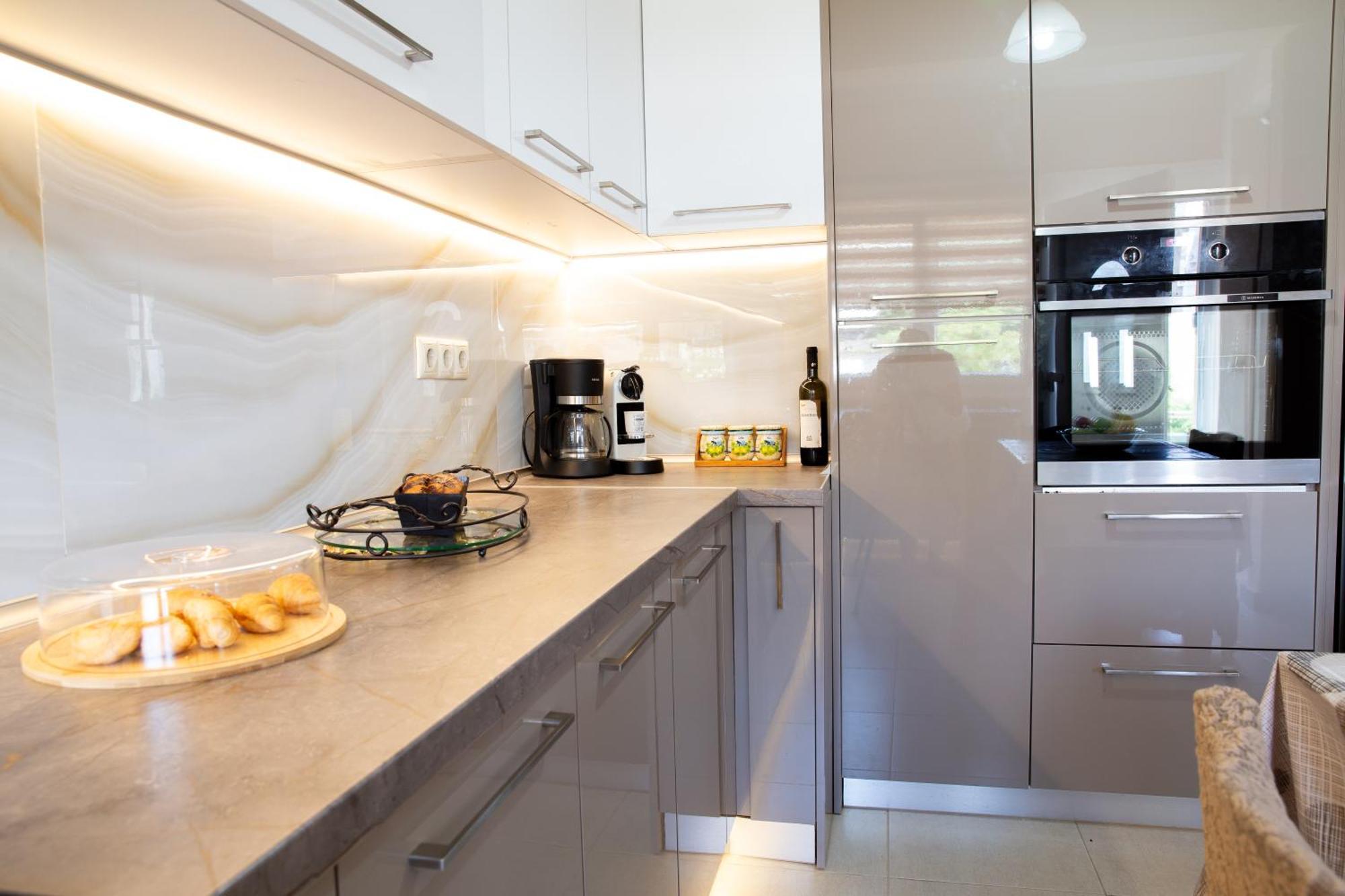 Kaiti'S House Apartment Peraía Екстериор снимка